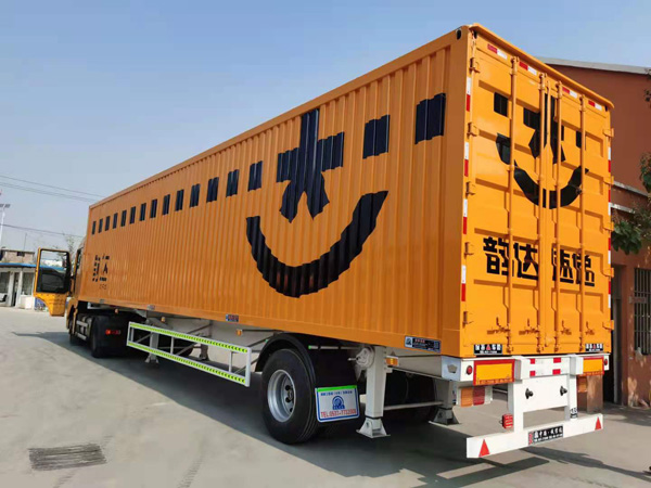 厢式半挂车