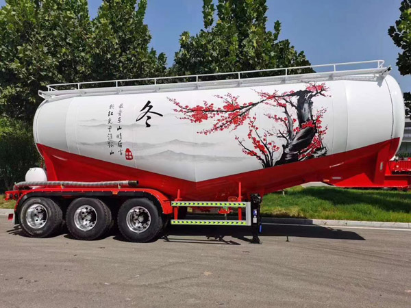粉粒物料运输车