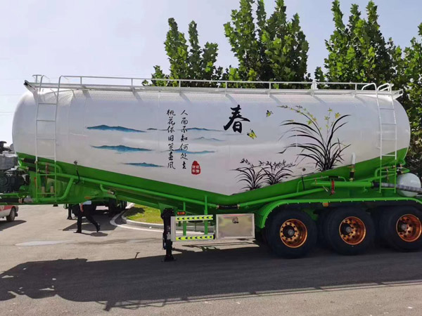 粉粒物料运输车