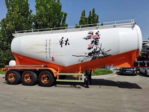 粉粒物料运输车