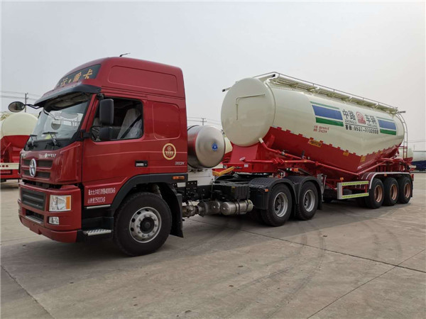 粉粒物料运输车